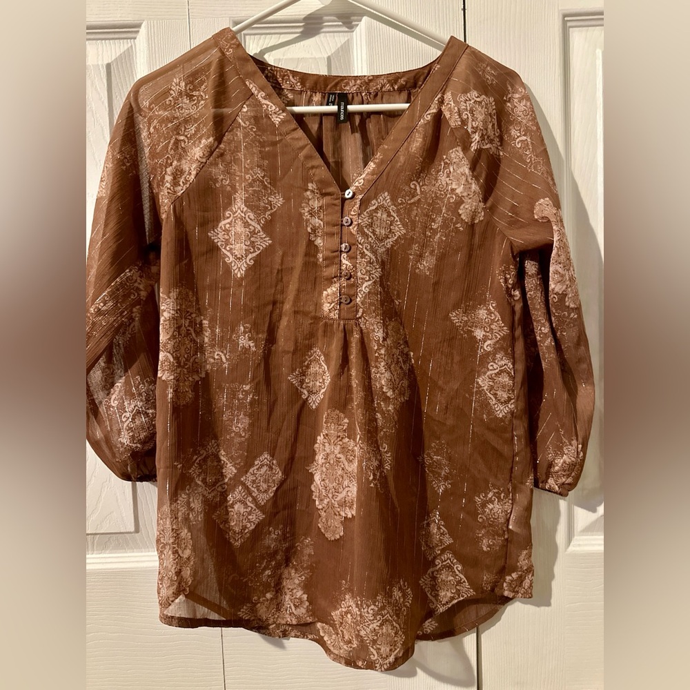 Maurice’s mauve scroll shirt women’s size x-small semi-sheer with gold detail